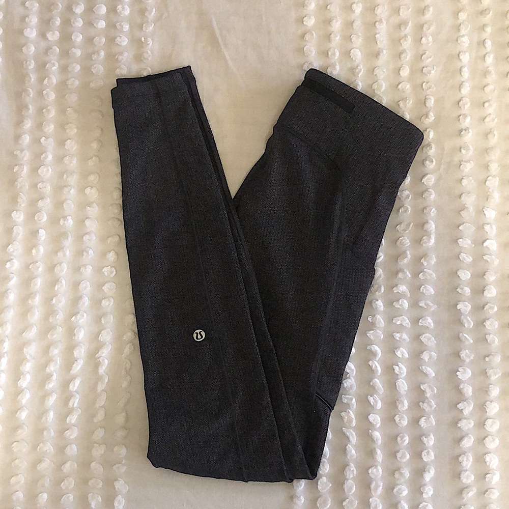 Lululemon leggings size 4